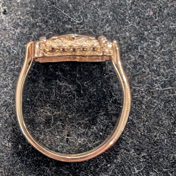 14k Gold Garnet Etruscan Style Ring - sz. 3.5 - Picture 11 of 12